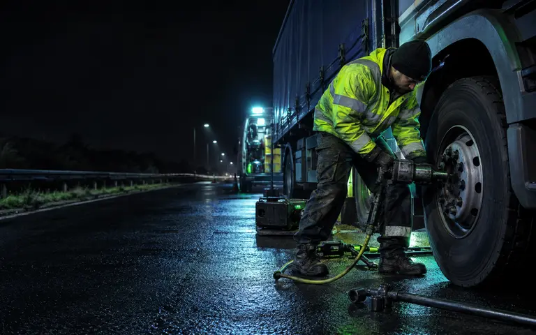 Roadside Lorry Tyre Repair commercial tyre service
